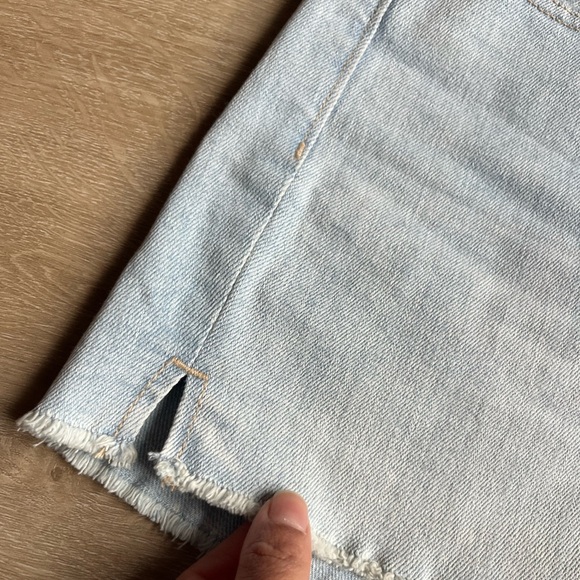 Old Navy OG Straight Jean Shorts SZ 10 - Picture 2 of 5